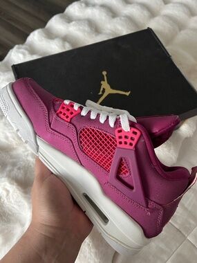 Air Jordan 4 Retro